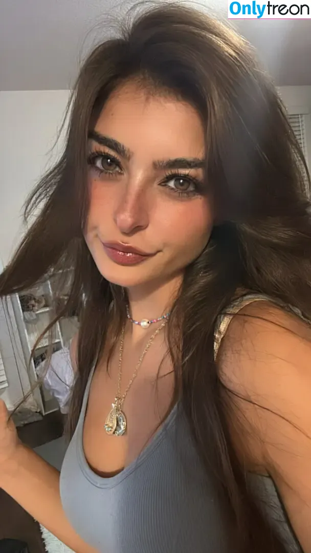 Aruuu nude photo #1280 ( / DeputyARUUU / malachitexd)