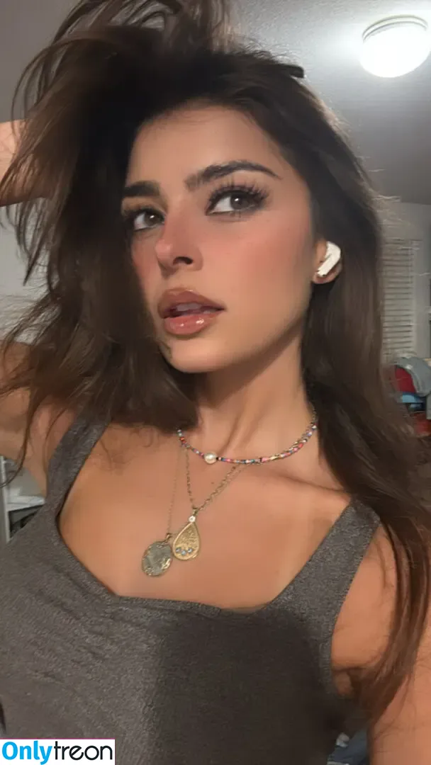 Aruuu nude photo #1281 ( / DeputyARUUU / malachitexd)