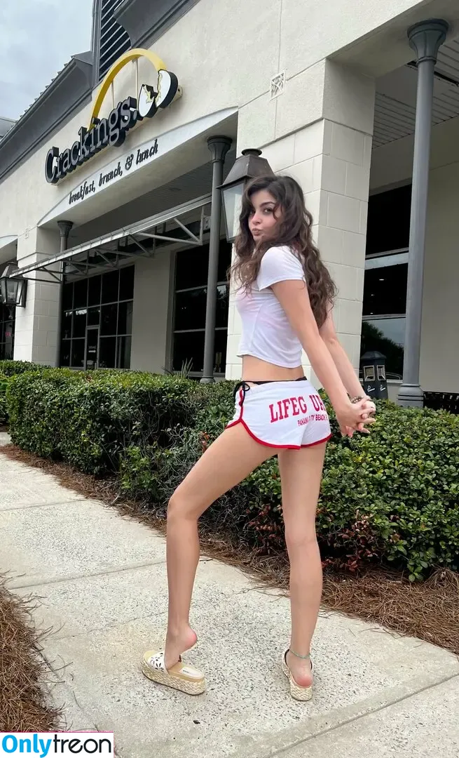 Aruuu nude photo #1284 ( / DeputyARUUU / malachitexd)