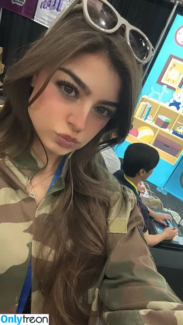 Aruuu nude photo #1295 ( / DeputyARUUU / malachitexd)