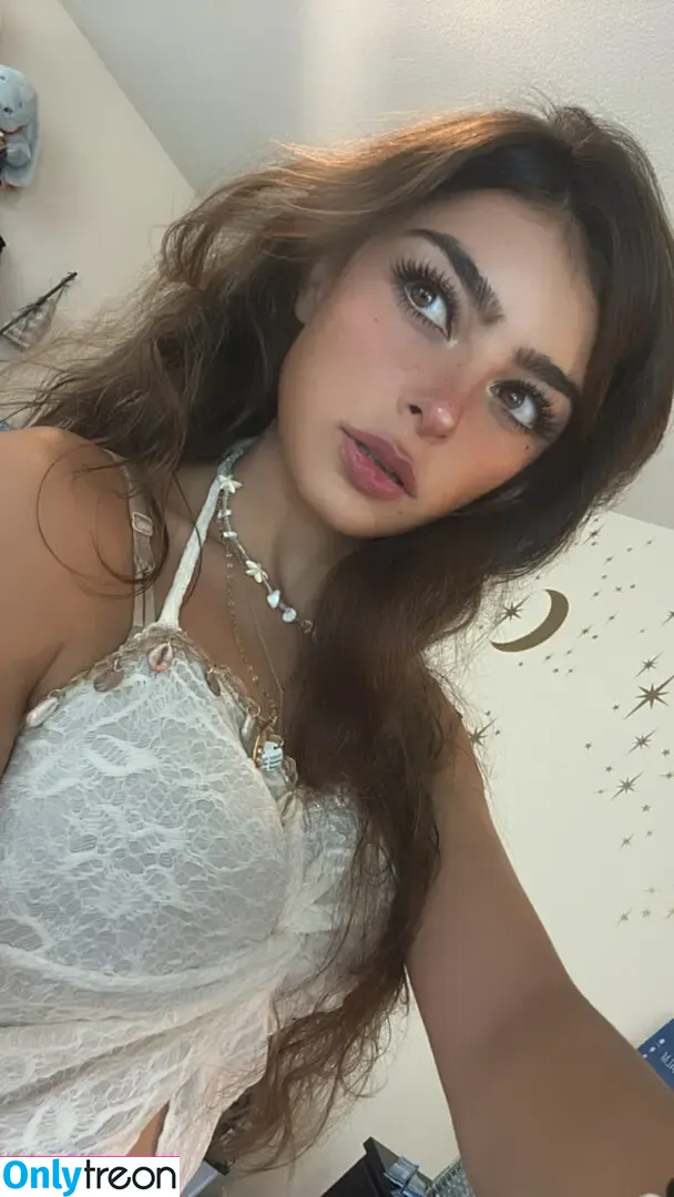 Aruuu nude photo #1313 ( / DeputyARUUU / malachitexd)