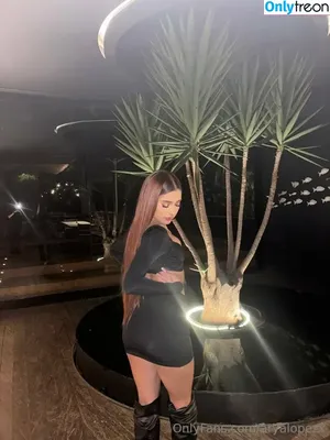 aryalopezx / aryalopezxo nude photo #0038