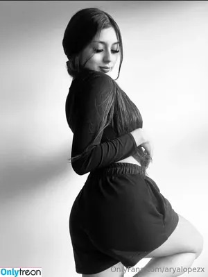 aryalopezx / aryalopezxo nude photo #0050