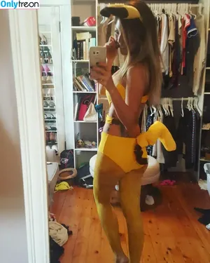 Asensasian nude photo #0003
