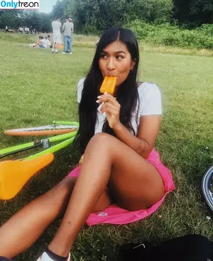 Ash Sarkar / ayocaesar nude photo #0001