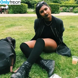 Ash Sarkar / ayocaesar nude photo #0006