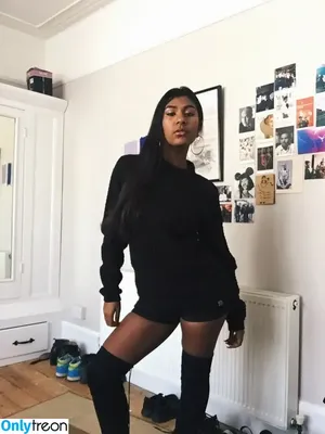 Ash Sarkar / ayocaesar nude photo #0068