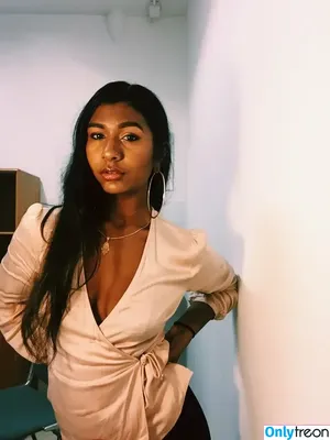 Ash Sarkar / ayocaesar nude photo #0070