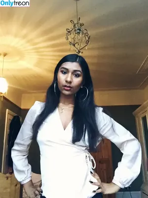 Ash Sarkar / ayocaesar nude photo #0072