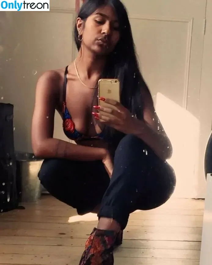 Ash Sarkar nude photo #0003 (ayocaesar)
