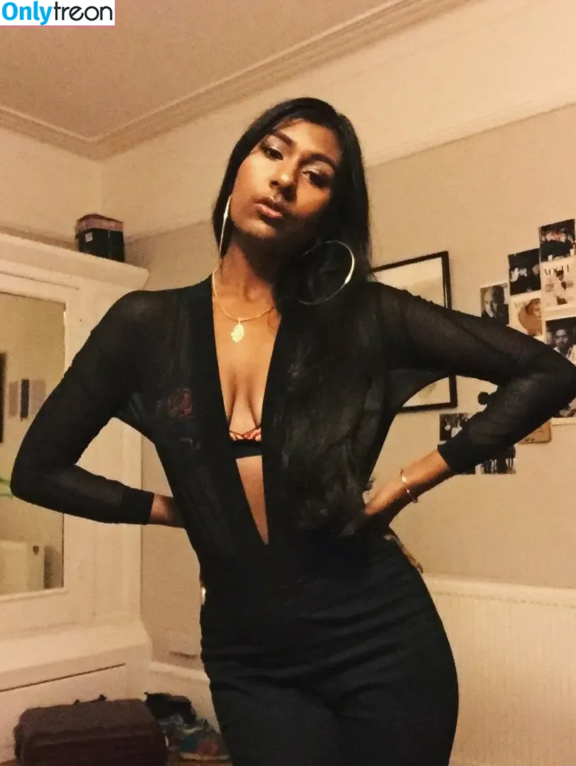 Ash Sarkar nude photo #0023 (ayocaesar)