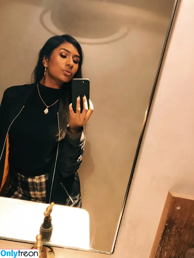 Ash Sarkar nude photo #0053 (ayocaesar)