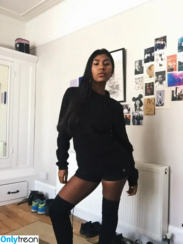 Ash Sarkar nude photo #0068 (ayocaesar)
