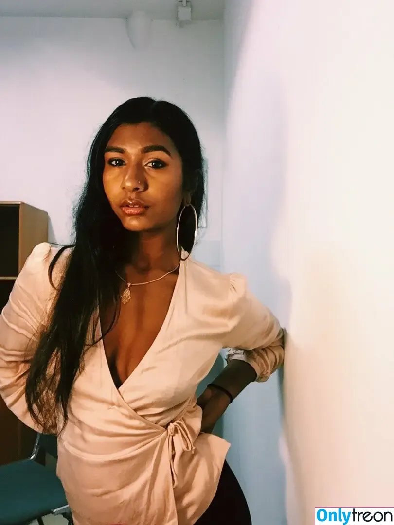 Ash Sarkar nude photo #0070 (ayocaesar)