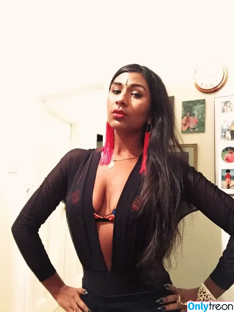 Ash Sarkar nude photo #0071 (ayocaesar)