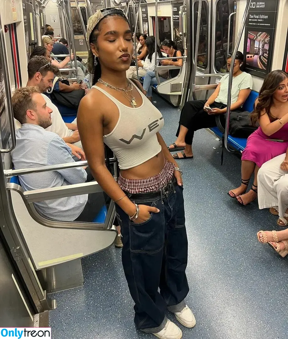 ashabivinss nude photo #0004 (ashafucks / ashawrld / fleivinha)
