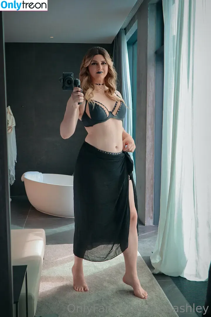 Ashley Barron nude photo #0564 (AlsoAshley / alsoashleyb)