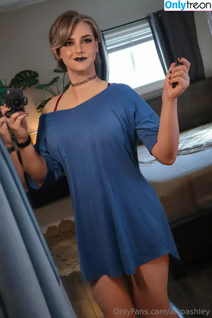 Ashley Barron nude photo #0665 (AlsoAshley / alsoashleyb)