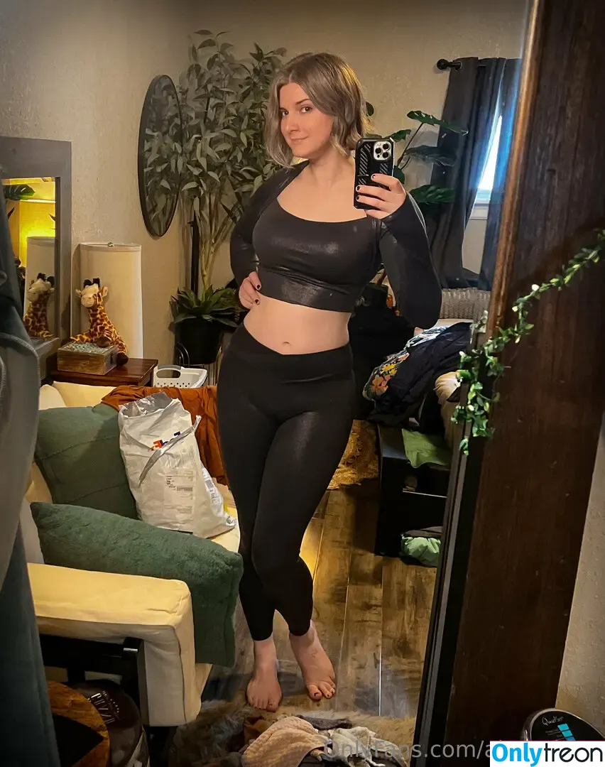 Ashley Barron nude photo #1832 (AlsoAshley / alsoashleyb)