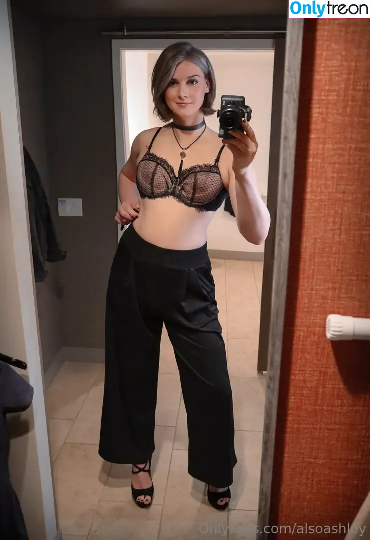 Ashley Barron nude photo #1874 (AlsoAshley / alsoashleyb)