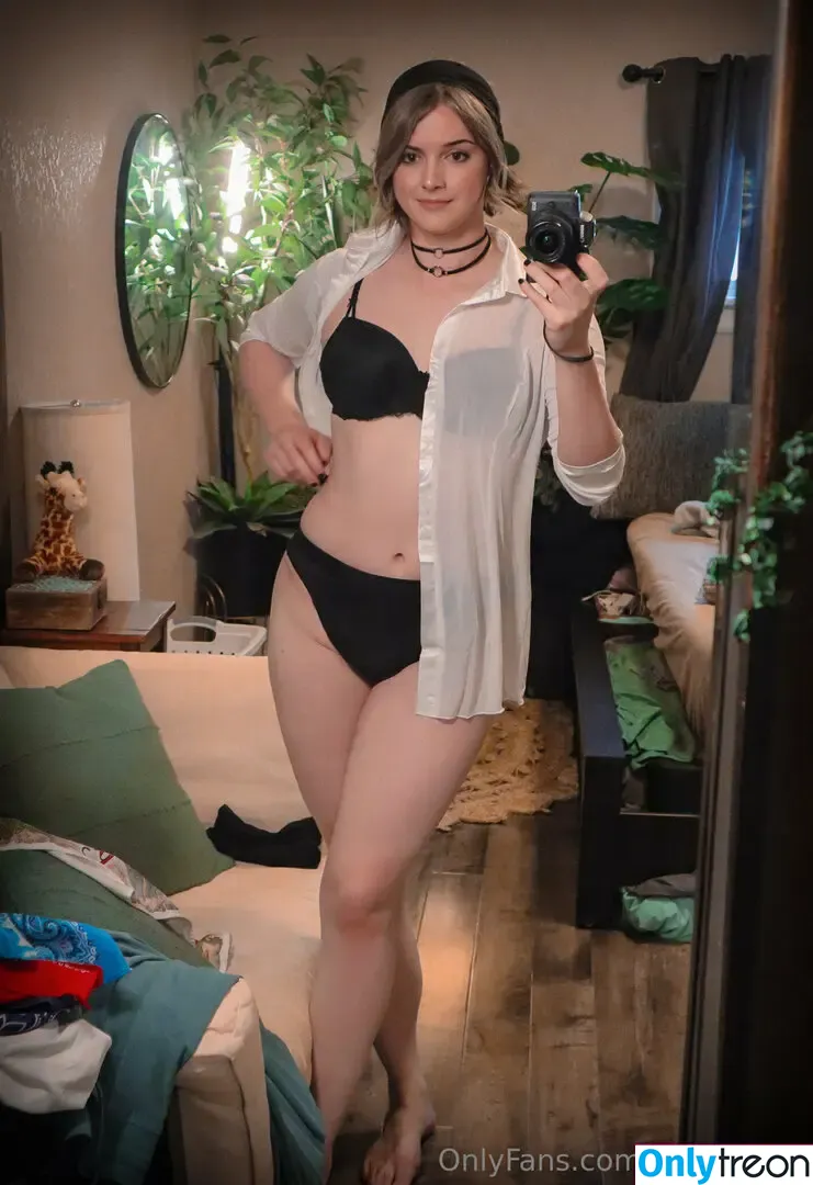 Ashley Barron nude photo #1973 (AlsoAshley / alsoashleyb)