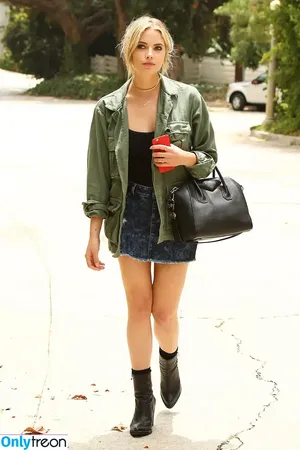 Ashley Benson / AshBenzo / ashley_benson1 / ashleybenson nude photo #0711