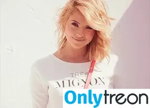 Ashley Benson / AshBenzo / ashley_benson1 / ashleybenson nude photo #0742