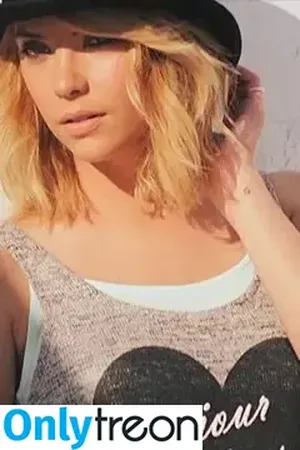 Ashley Benson / AshBenzo / ashley_benson1 / ashleybenson nude photo #0762