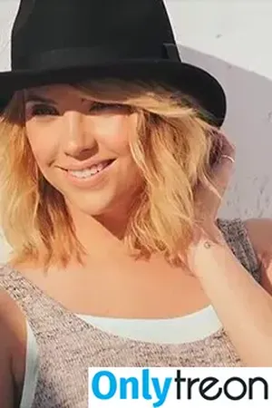 Ashley Benson / AshBenzo / ashley_benson1 / ashleybenson nude photo #0767