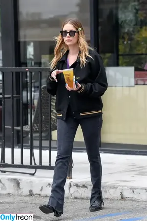 Ashley Benson / AshBenzo / ashley_benson1 / ashleybenson nude photo #0828