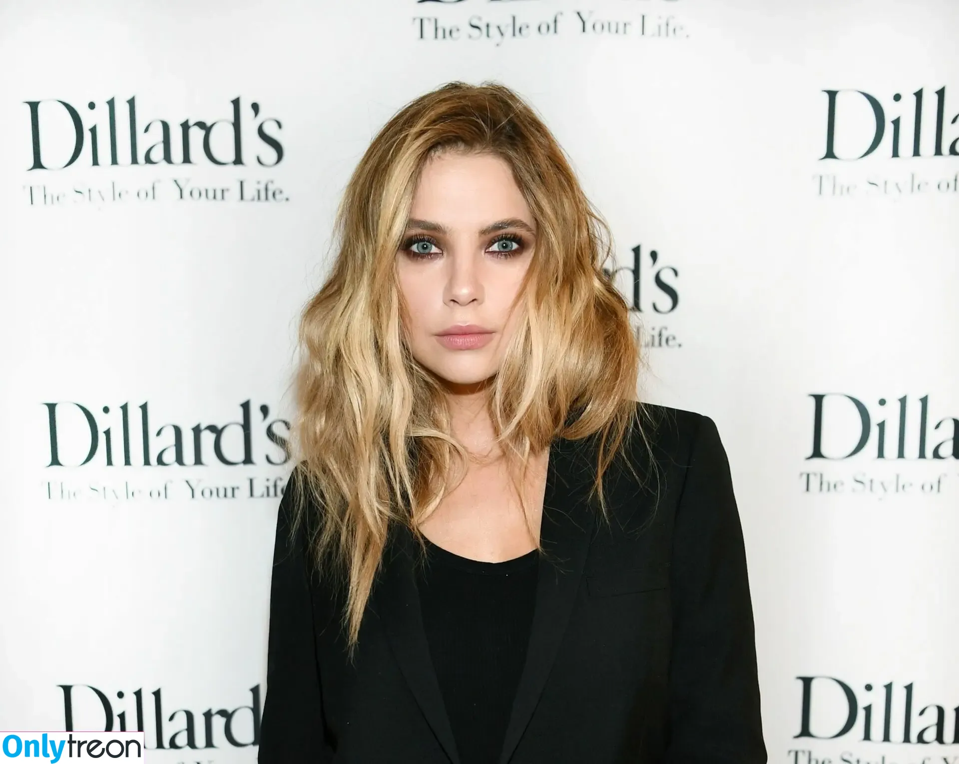 Ashley Benson nude photo #0524 (AshBenzo / ashley_benson1 / ashleybenson)