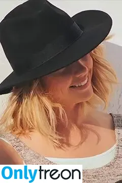 Ashley Benson nude photo #0771 (AshBenzo / ashley_benson1 / ashleybenson)
