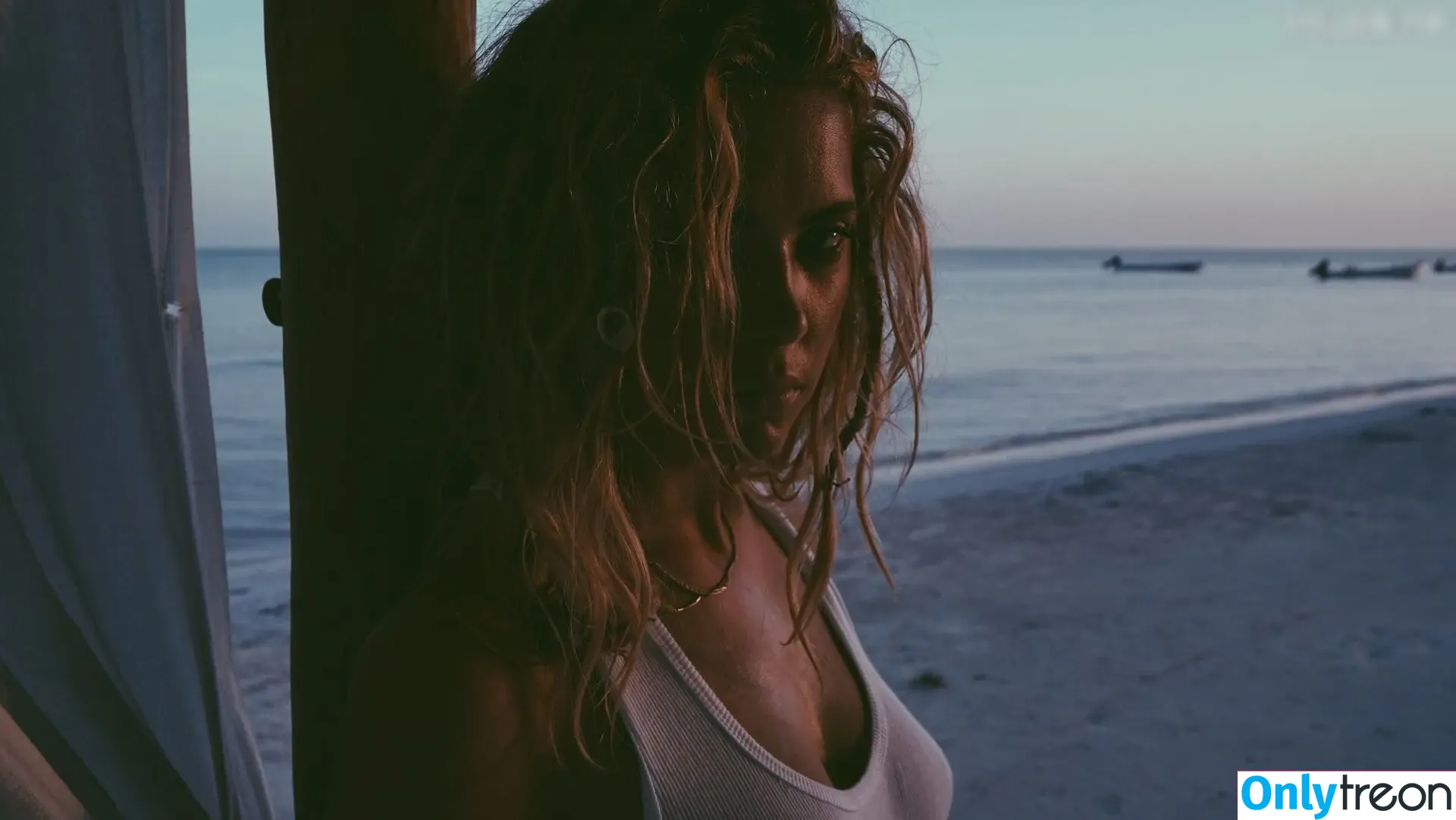 Ashley Benson nude photo #0866 (AshBenzo / ashley_benson1 / ashleybenson)