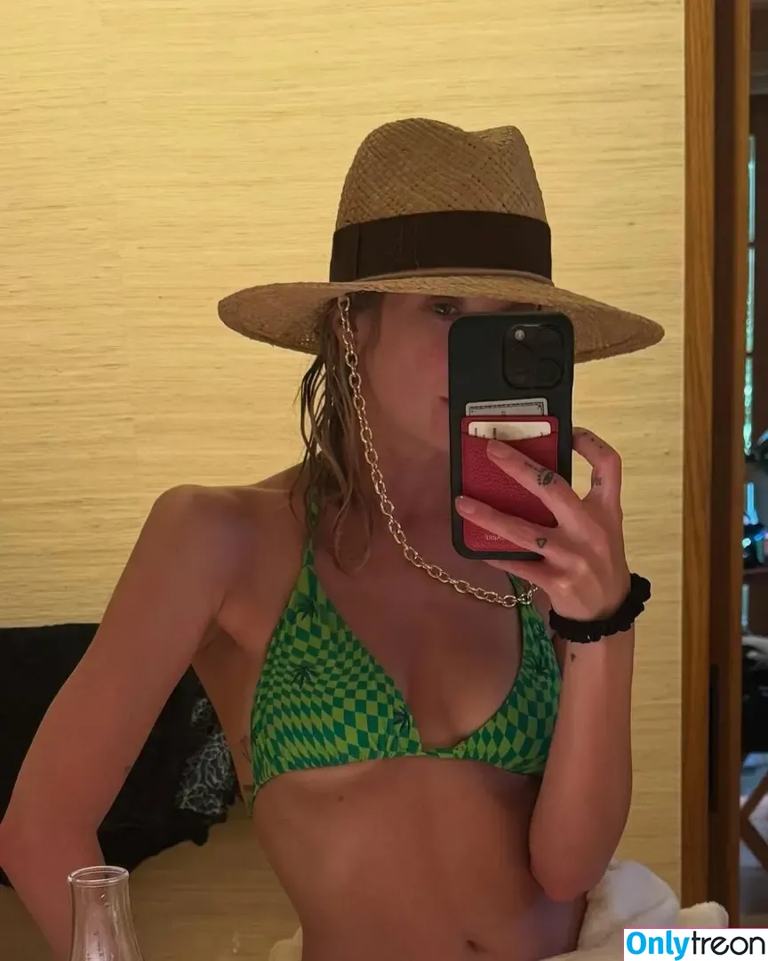 Ashley Benson nude photo #1315 (AshBenzo / ashley_benson1 / ashleybenson)