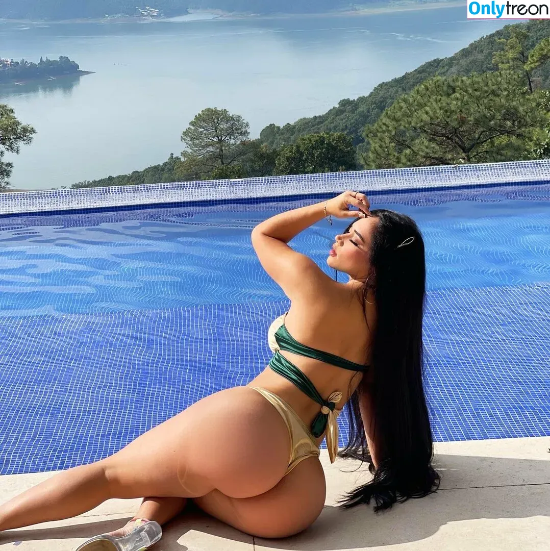 Ashley Carolina nude photo #0123 (Ashleyfox2122 / ashleycarolina / ashleylatinaa2)