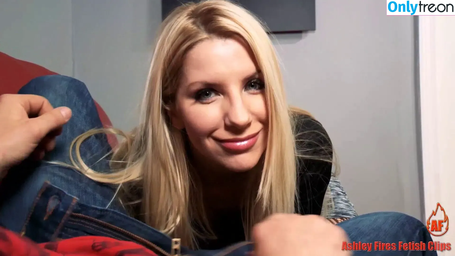 Ashley Fires nude photo #0052 (alternateashley / ashleyfires)