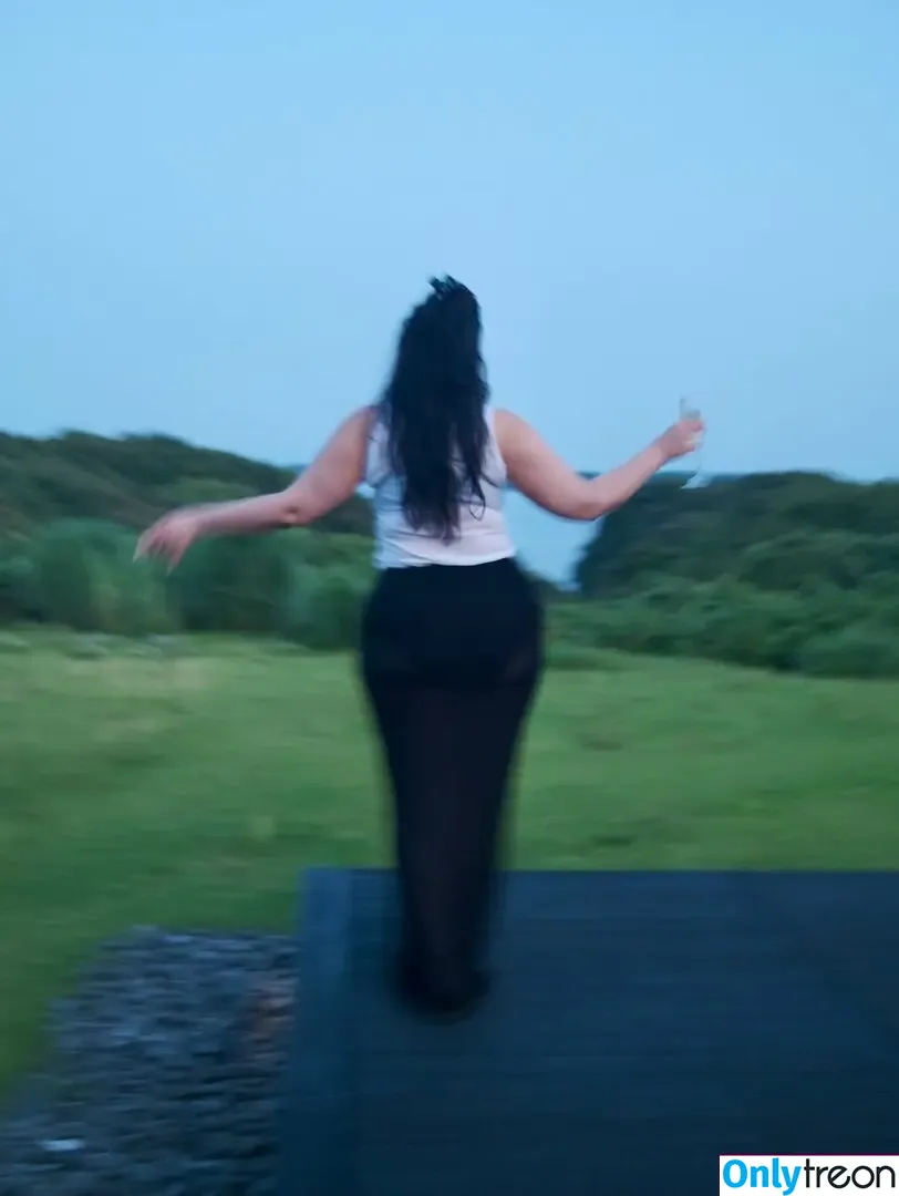 Ashley Graham nude photo #1773 (AshleyGraham / ashley_2020xxx / theashleygraham)