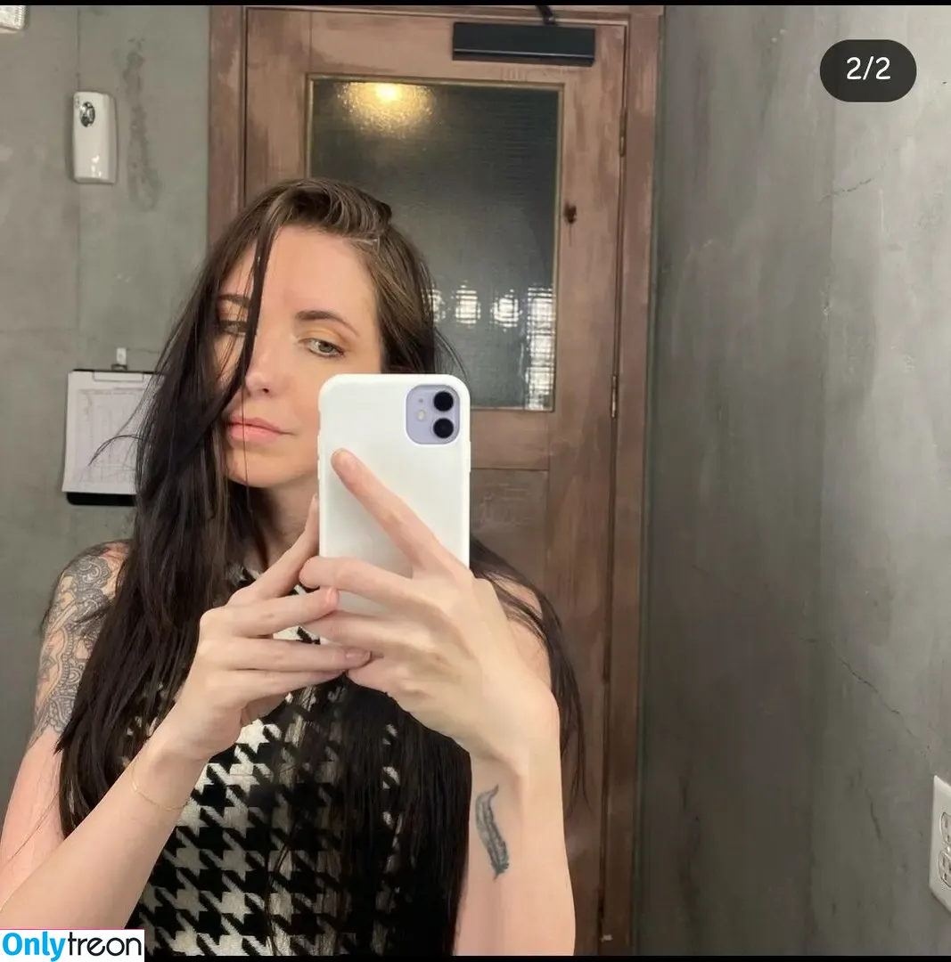 Ashley Lunt nude photo #0003 (ashleyelunt / gothgoddessgirl)