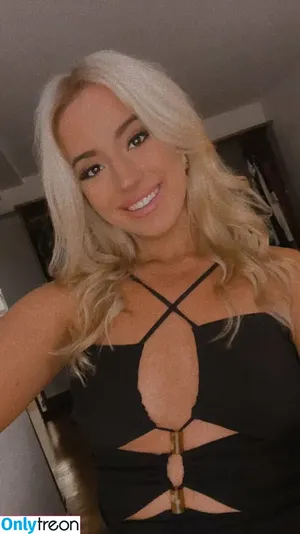 Ashley St Clair / ashleysinclair0 / ashstclair / sexlaptop / stclairashley nude photo #0026