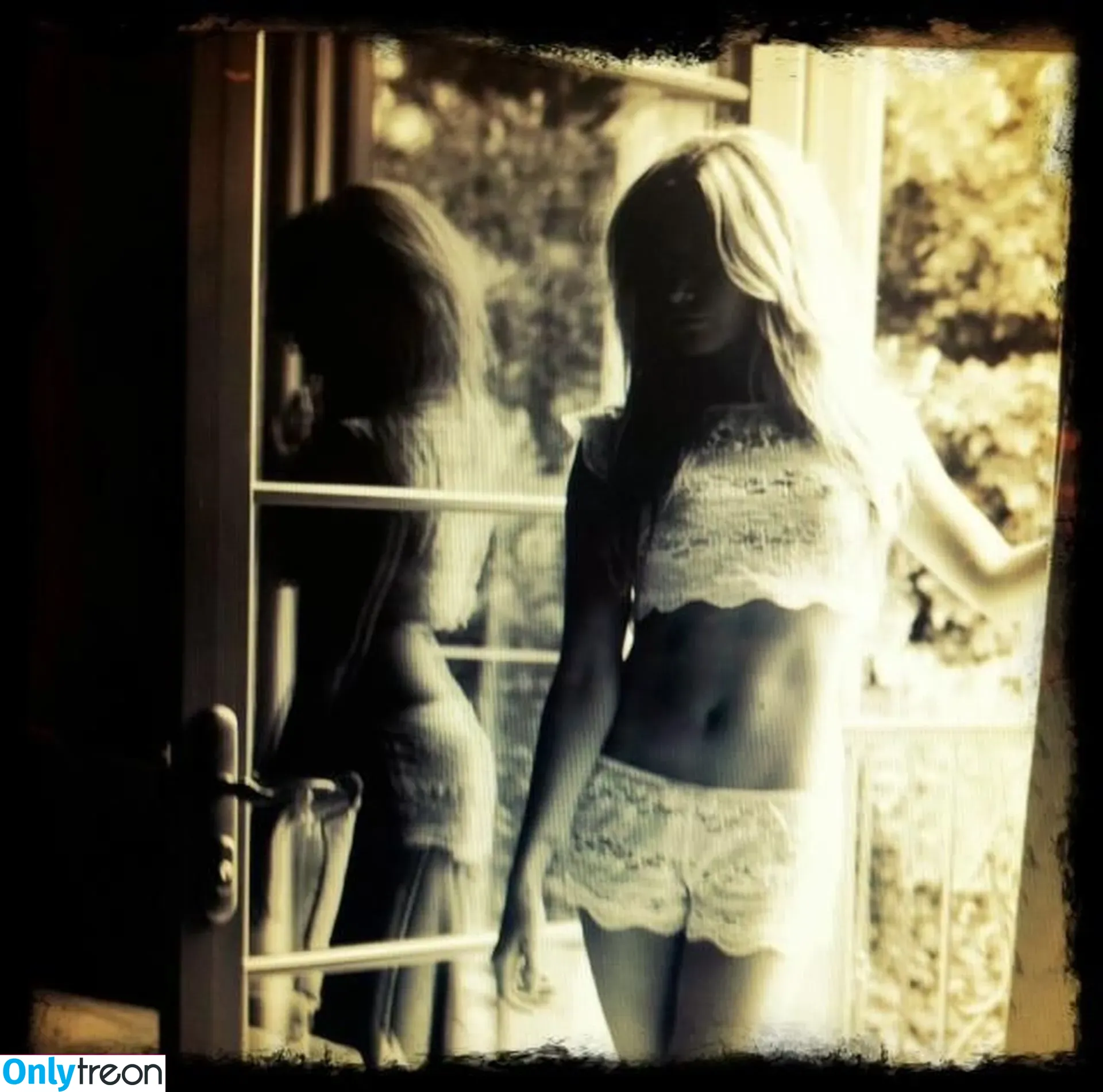 Ashley Tisdale nude photo #0181 (ashleytisdale)