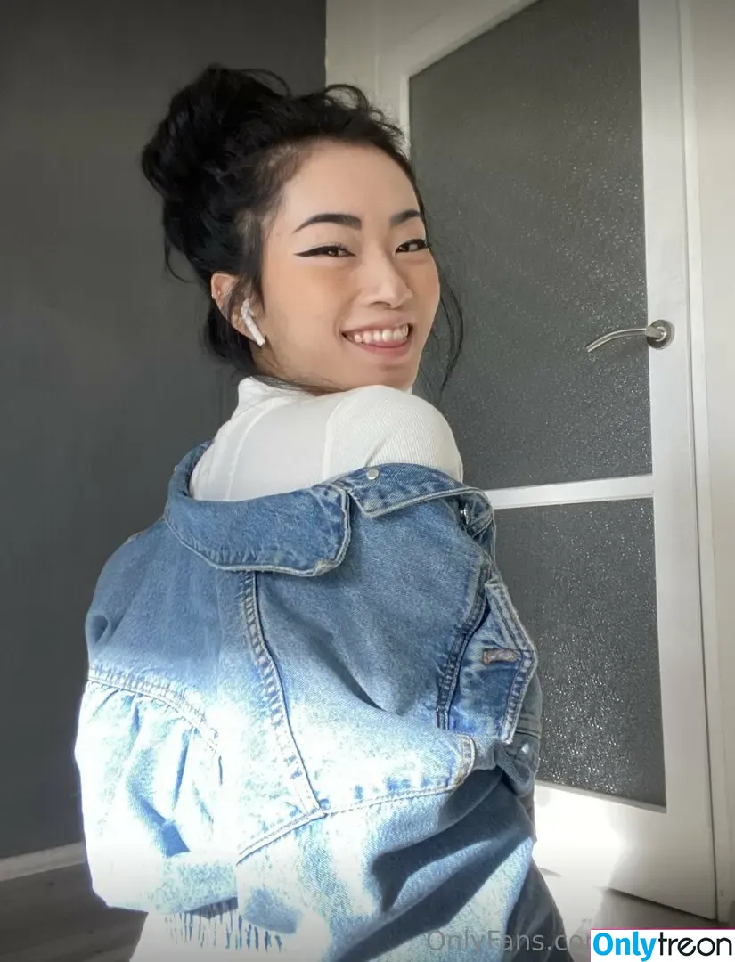 asianina nude photo #0085 (asianinaaa_)