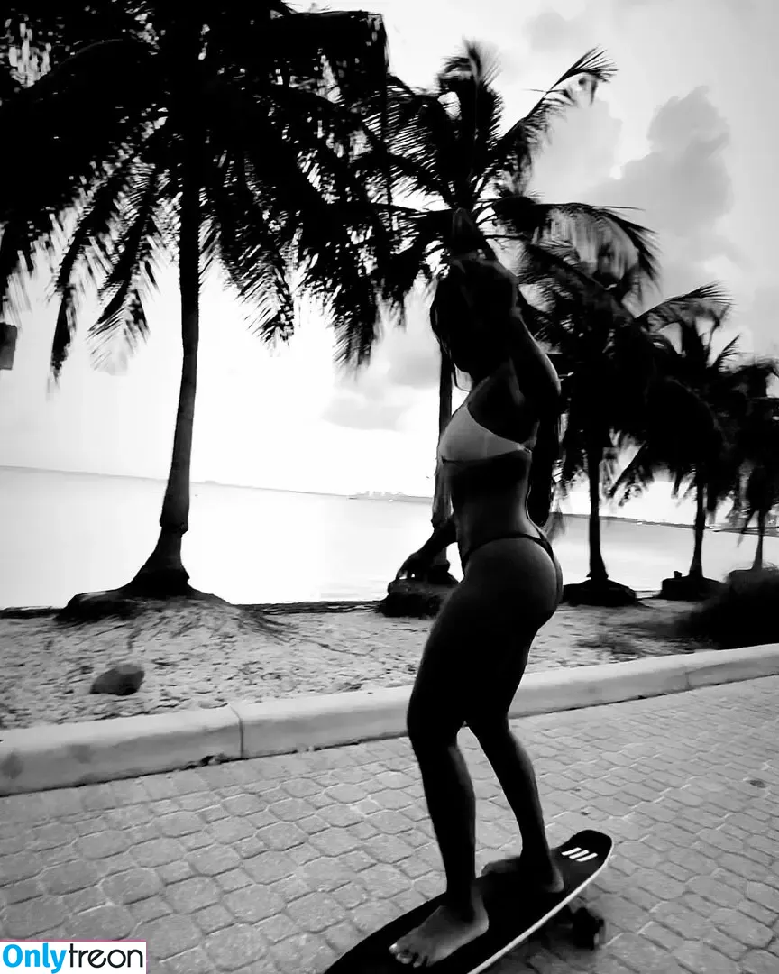Asianmermaid nude photo #0013 (Asianmermaid1010 / Shieb10🏝️ / islandgirl1010_)