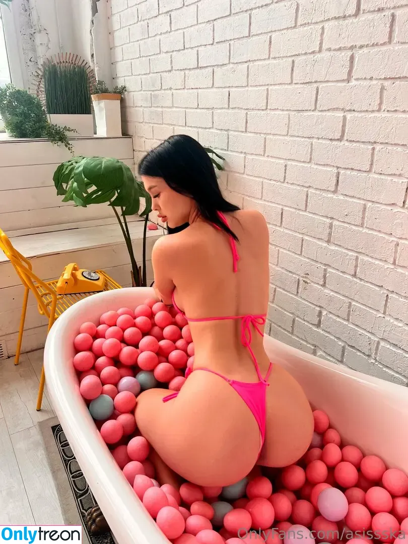 asissska nude photo #0429 (Separate_Percentage_ / a.asiskas / theabbylee)