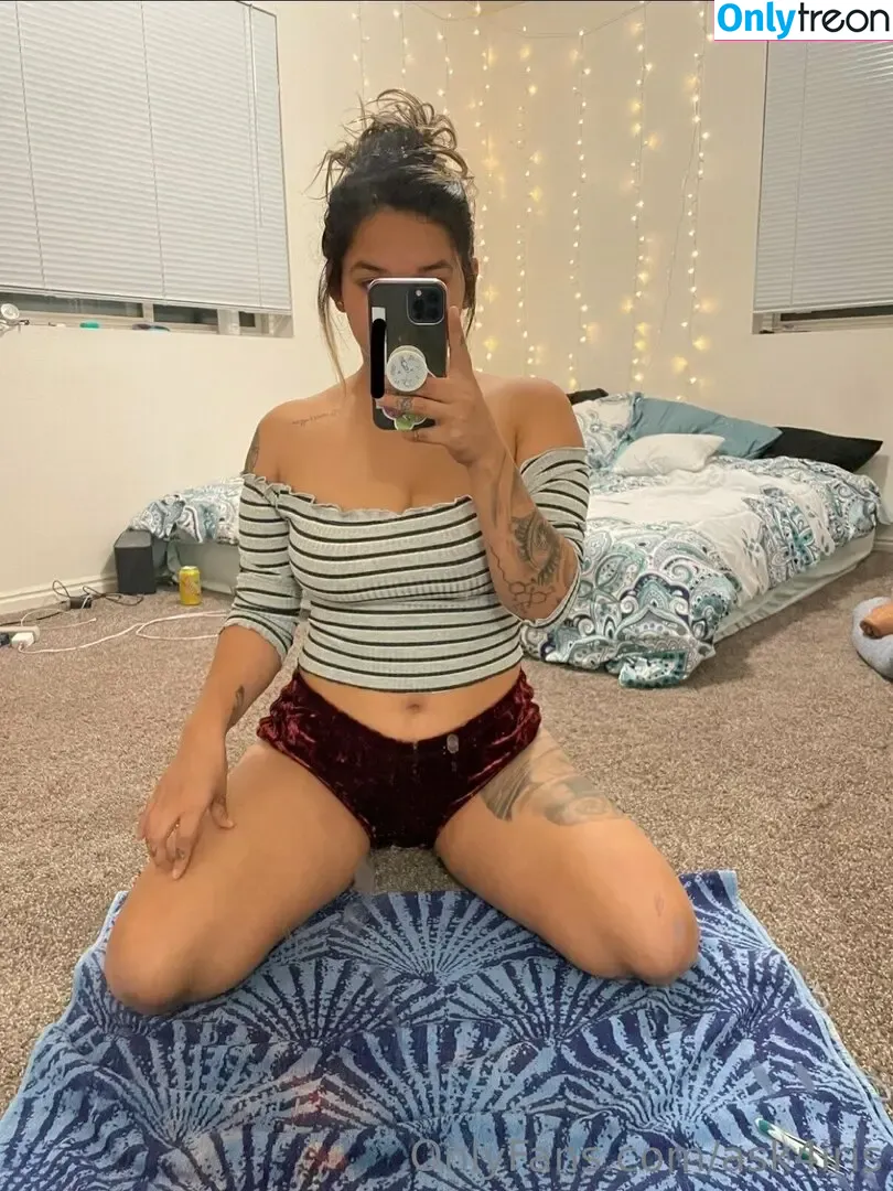 ask4iris nude photo #0010 (askirislibby)