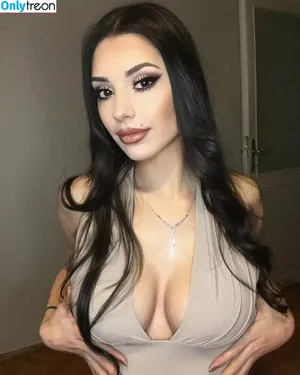 Aslihan / edlefraau / edlefrau4 / onlyaslihanim nude photo #0001