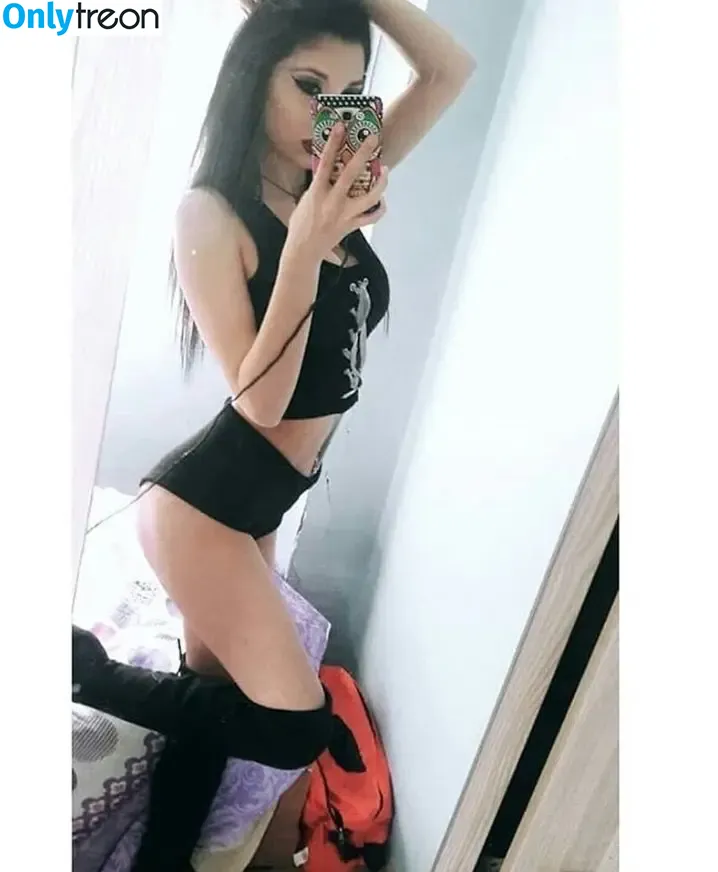 Aslihan nude photo #0022 (edlefraau / edlefrau4 / onlyaslihanim)