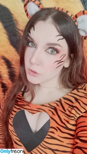 ASMR KittyKlaw / Angelina Lin / KittyKlaw / asmr.kittyklaw nude photo #0796