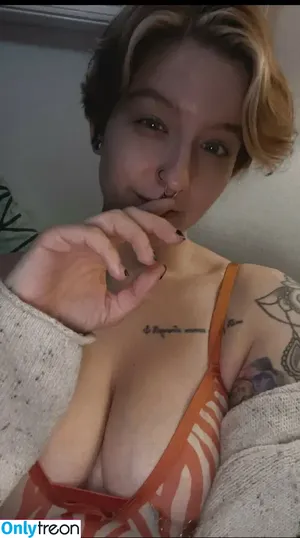  nude photo #0002
