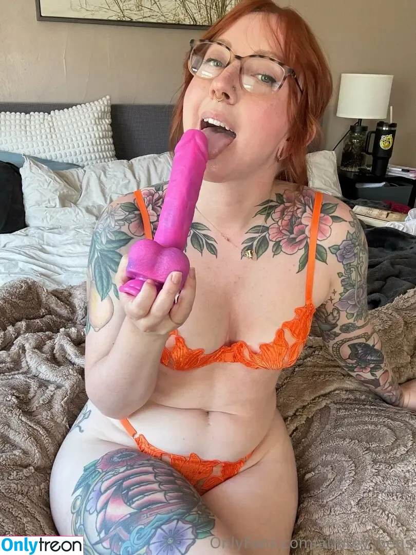aubrey_begs nude photo #0091 (aubreybegs8437)