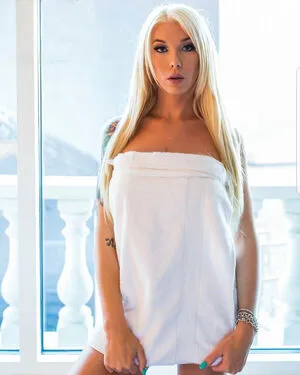 Aubrey Kate / aubreykate / aubreykatexxx / officialaubreykate nude photo #0061